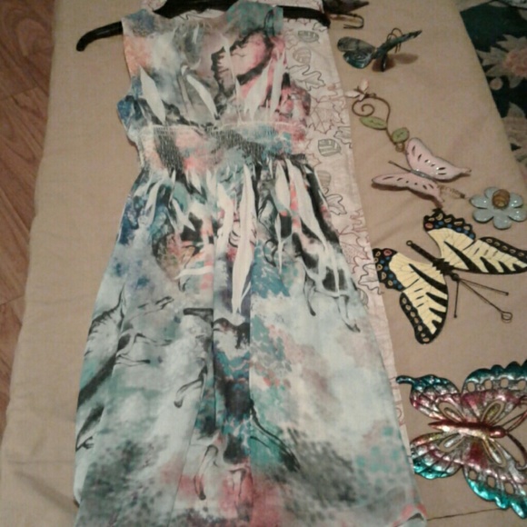 Spring dress - Picture 3 of 3
